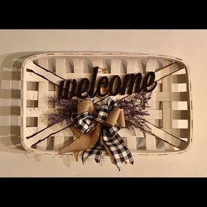 Tobacco Basket Welcome Wreath